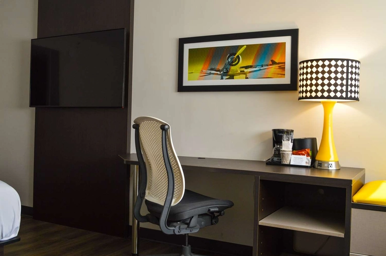 Guest Room with One King Bed