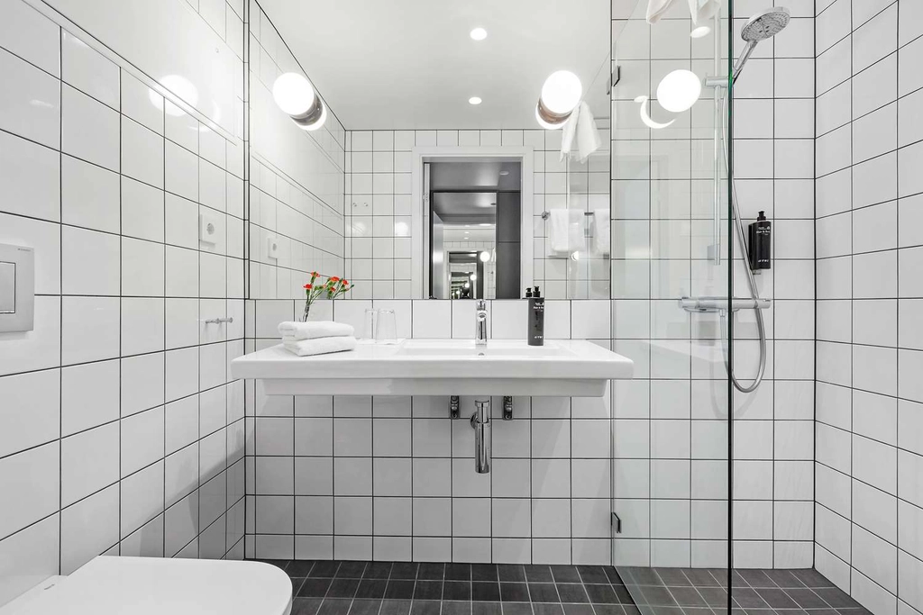 Bathroom Standard Ten Hotel