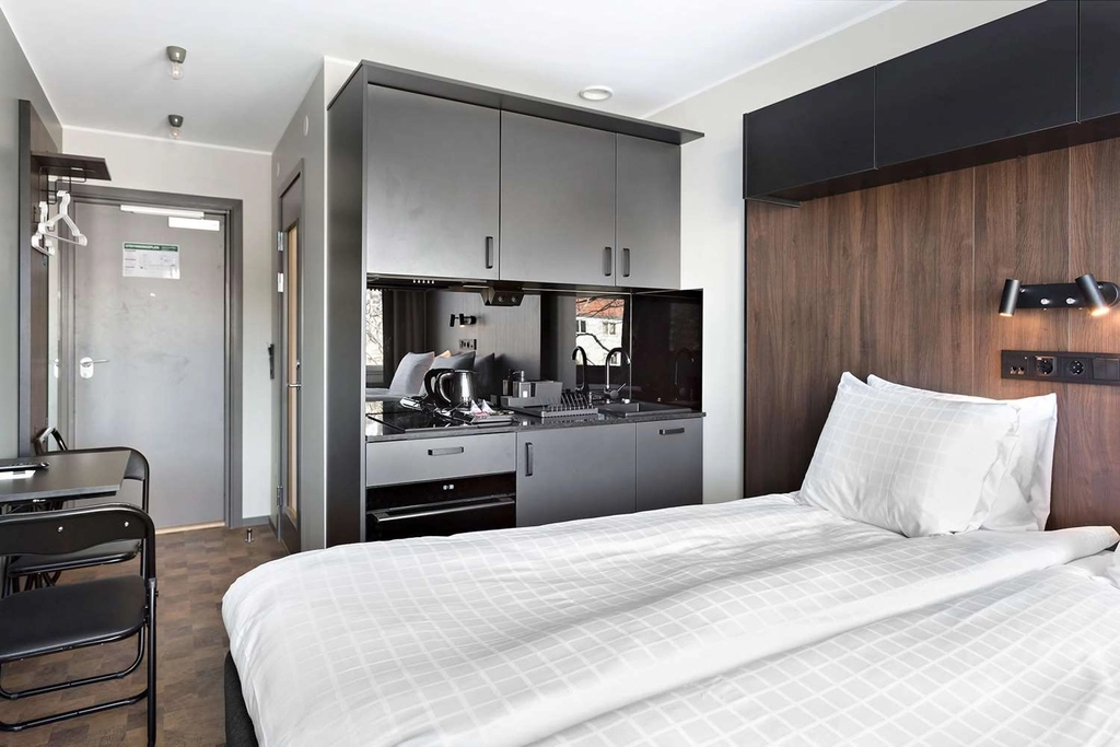 Studio & Kitchenette