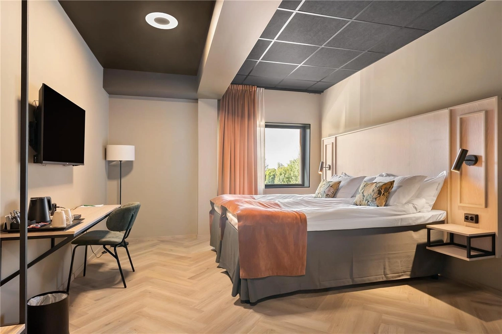 King Standard Riverside