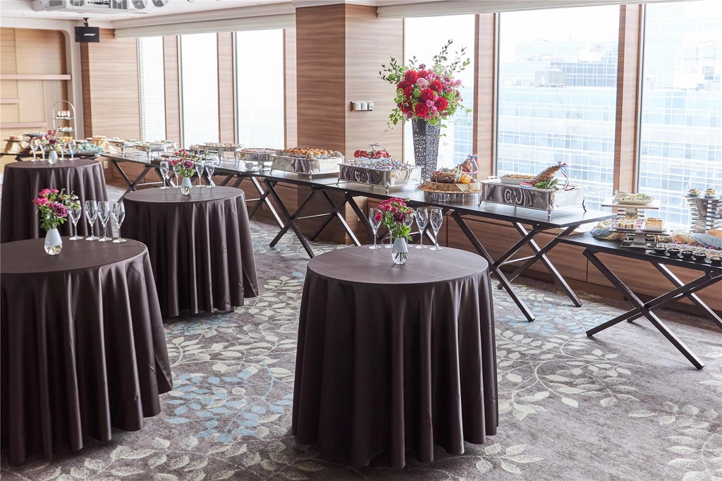Sky Banquet