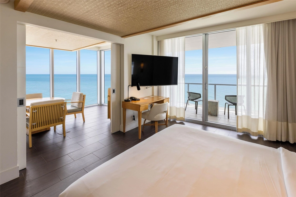 One Bedroom Suite Oceanfront Room
