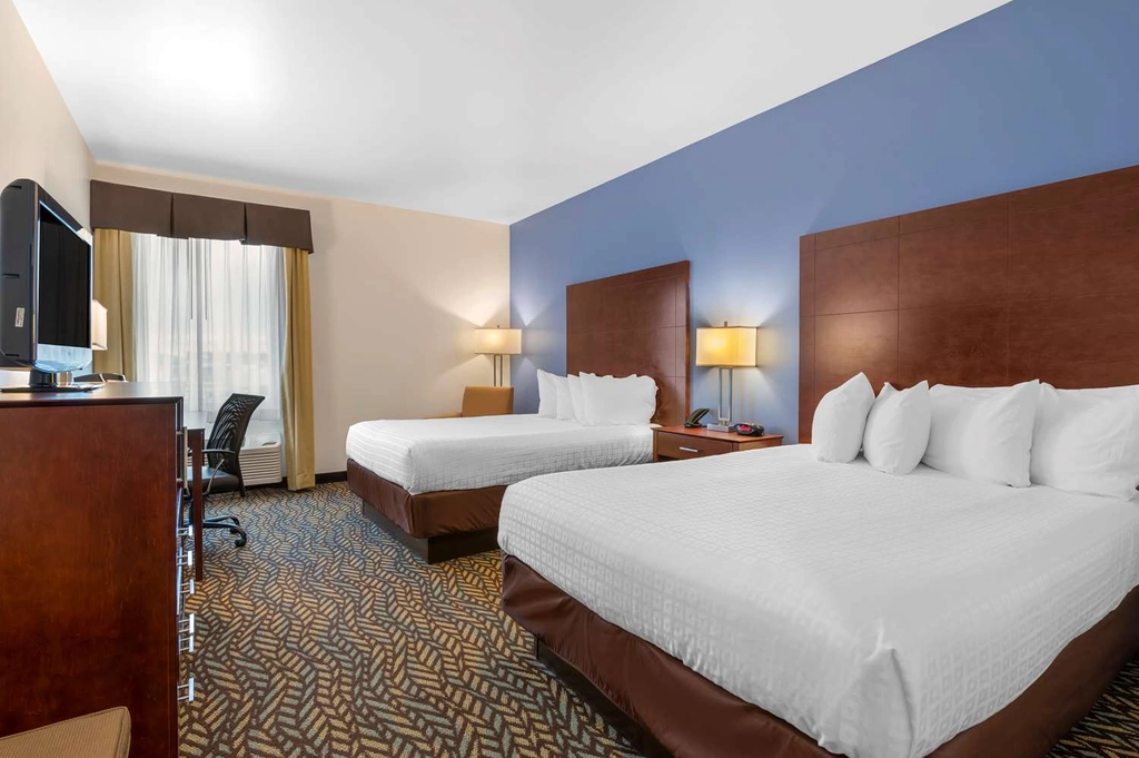 2 queen room