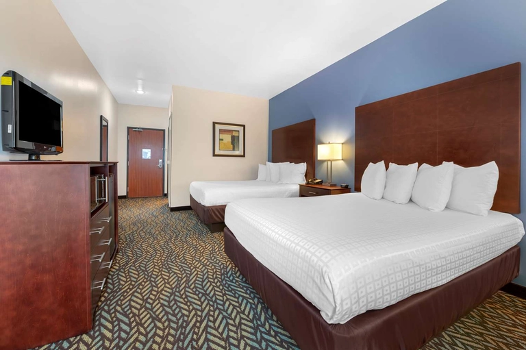 2 queen suite