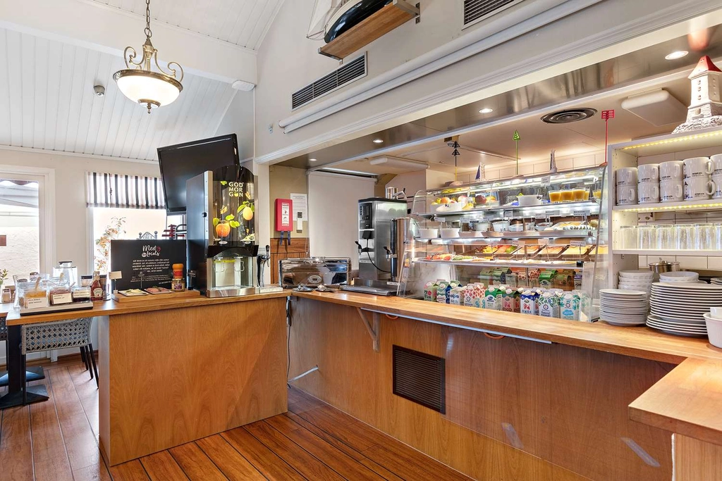 Breakfast area Sure Hotel by BW Centralhotellet