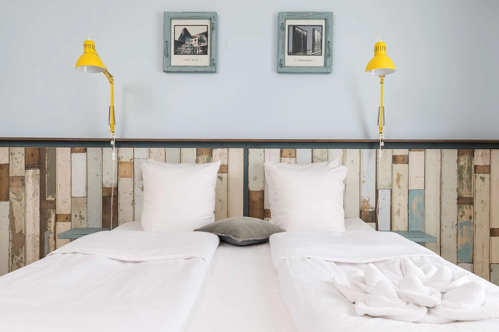 Business room King Bed