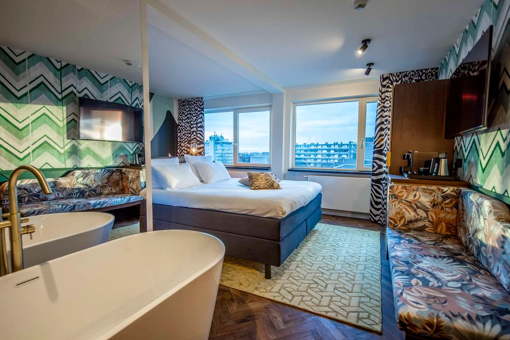 Signature Suite