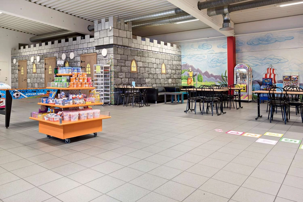 Playroom BW Lagan