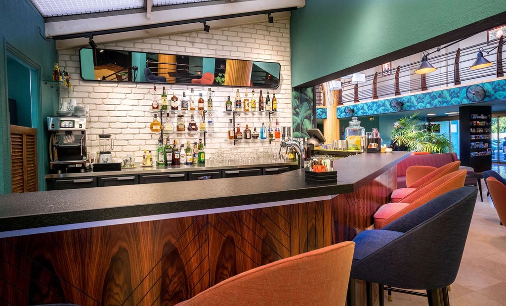 Bar