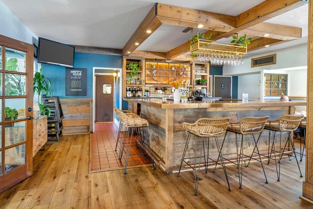 Live Oak Cafe Interior