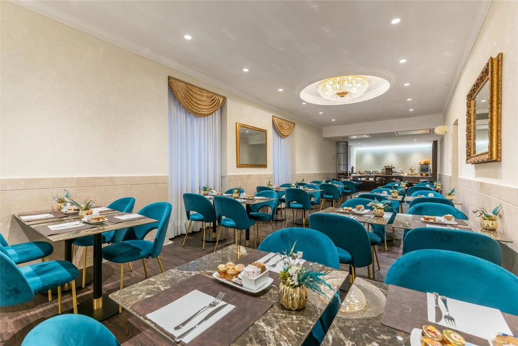 Breakfast Room