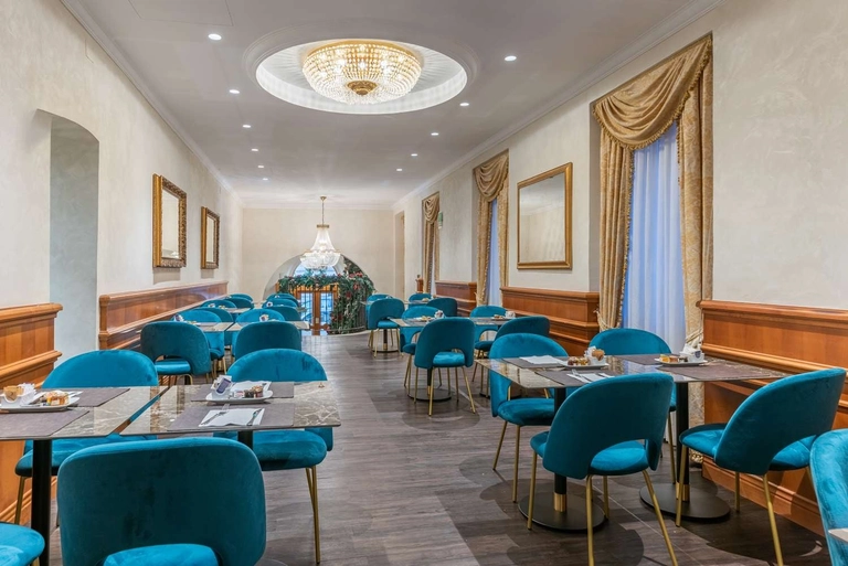 Breakfast Room