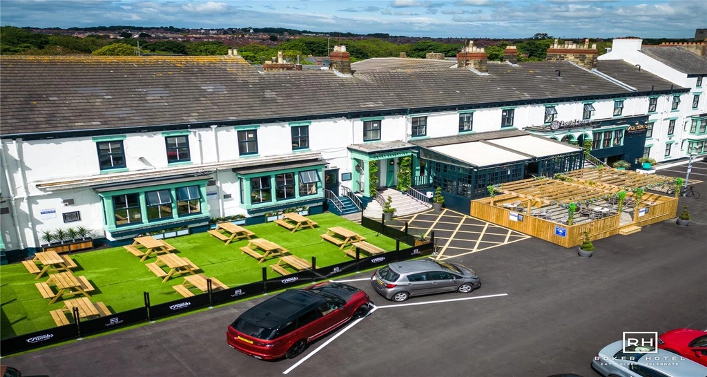 roker hotel grounds and hotel