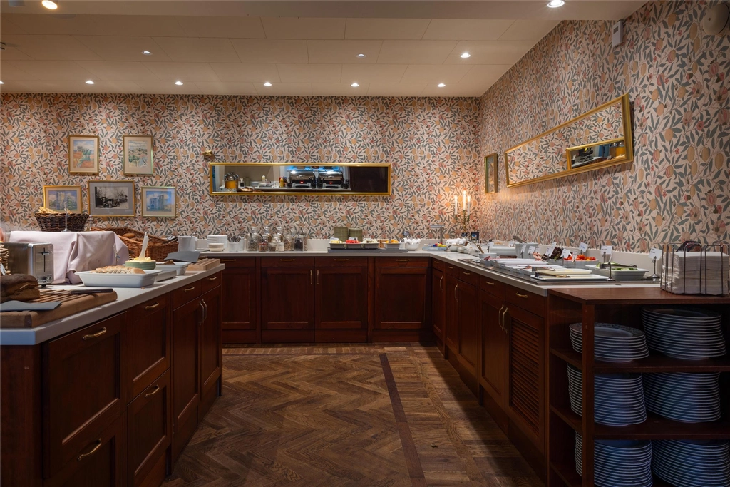 Breakfast buffet Strand Hotel