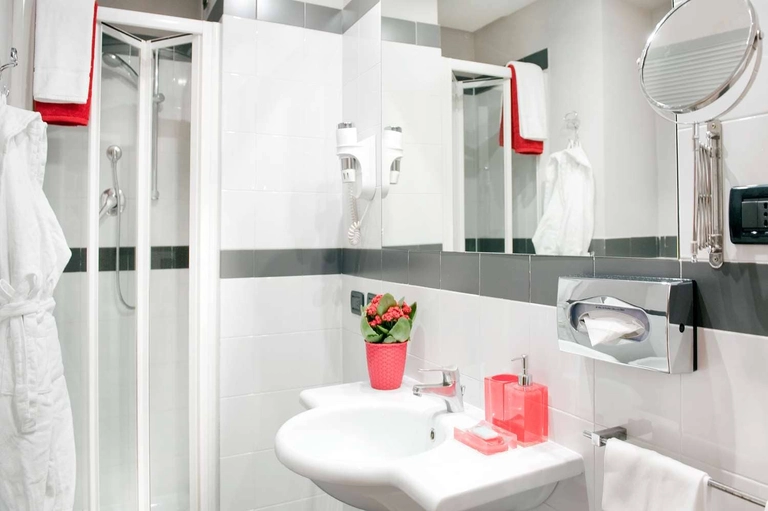 Guest Room Bath
