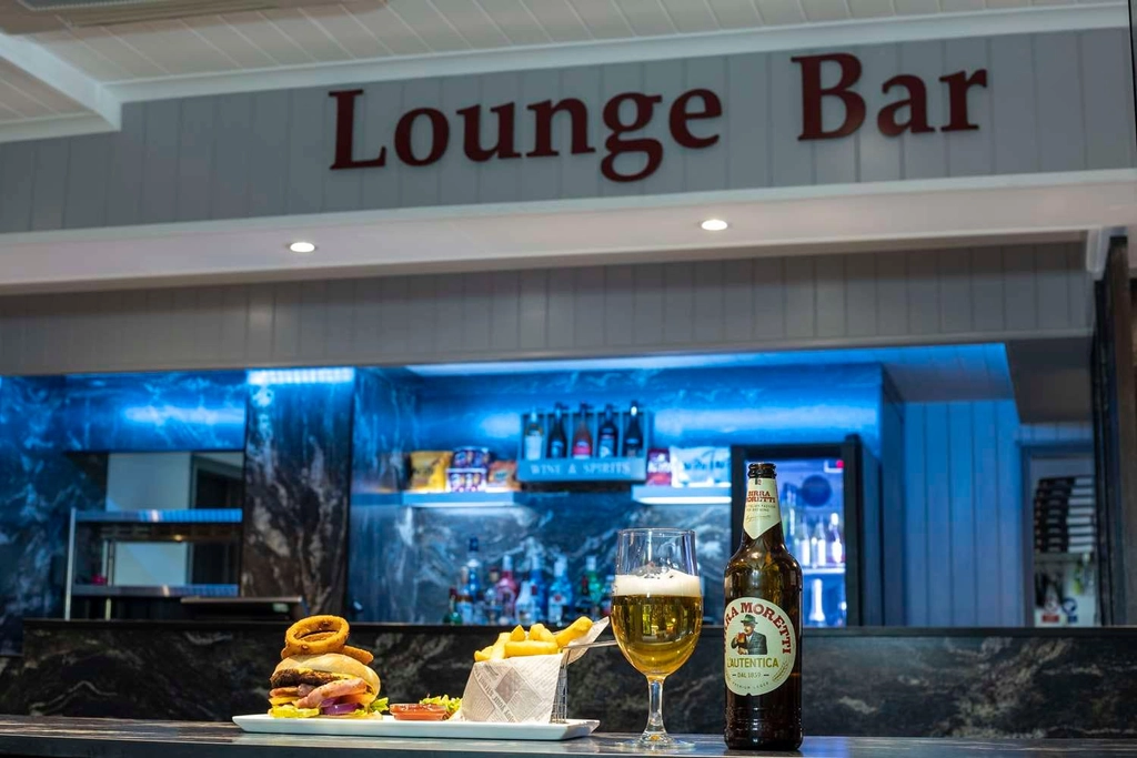 manor hotel dining