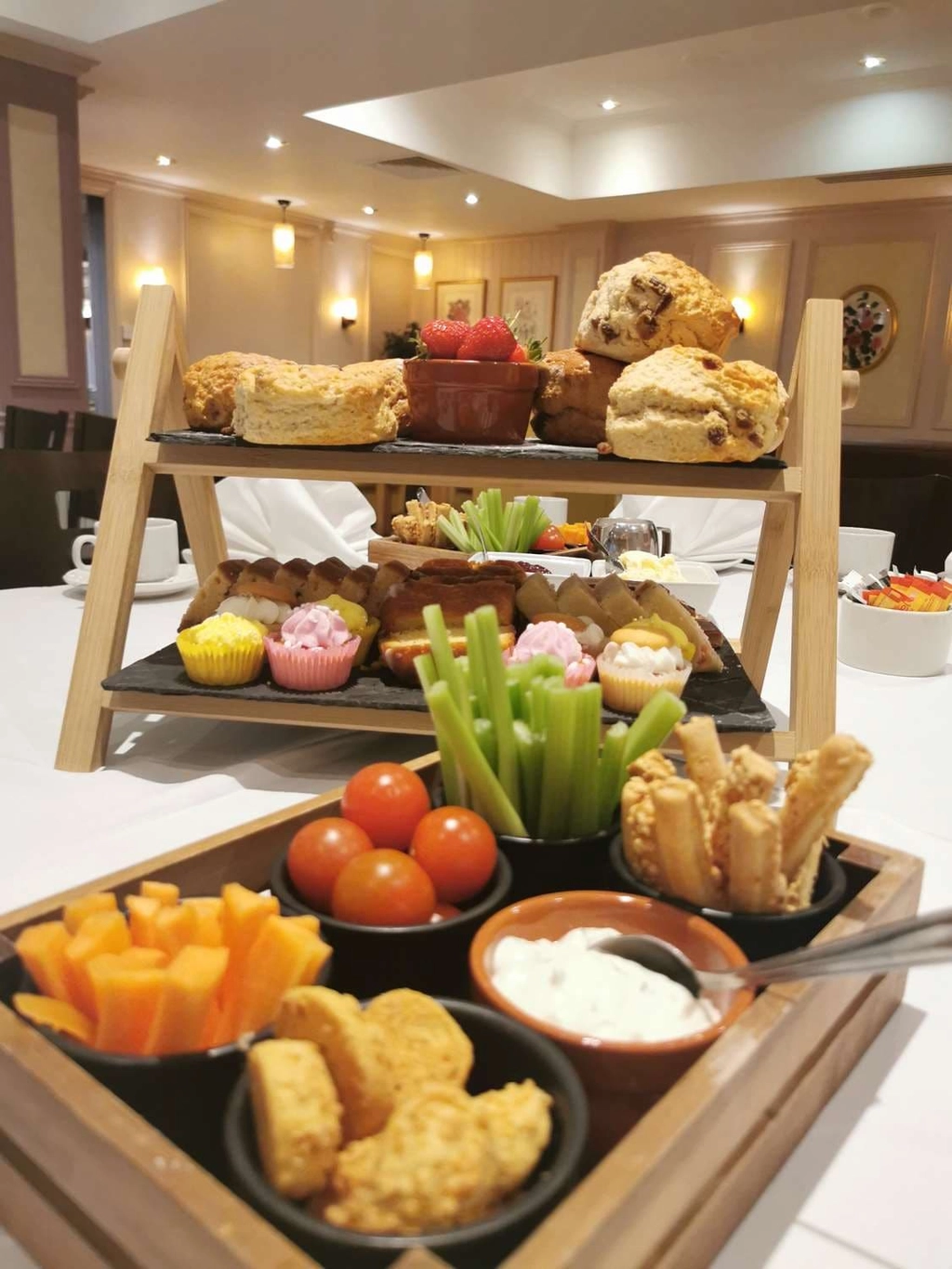 manor hotel dining OP