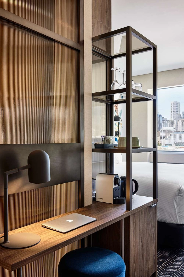 Aiden Darling Harbour Deluxe Queen Workspace
