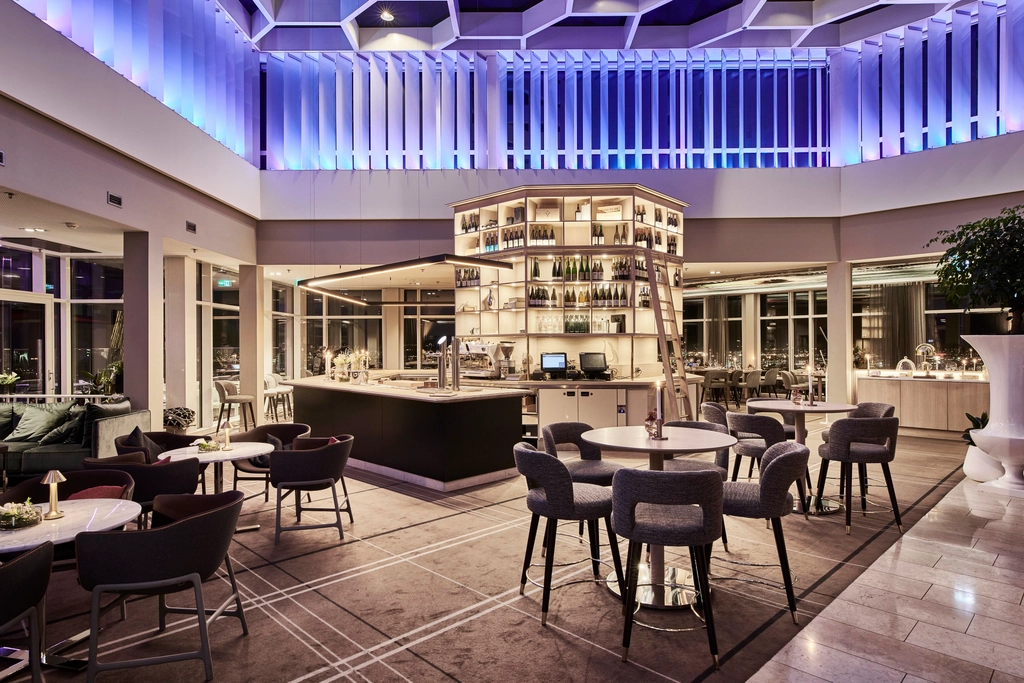 Skybar Upper House