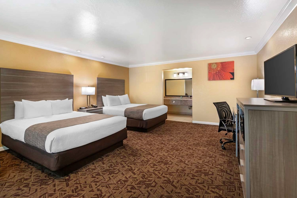 2 Queen Room