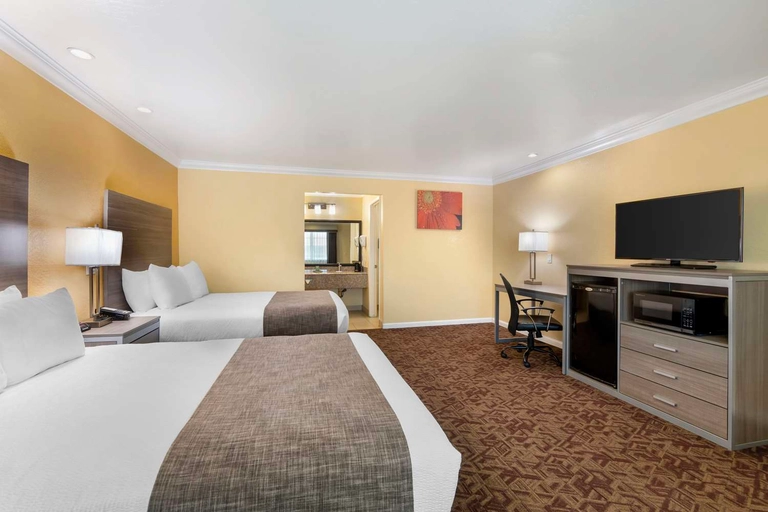 2 Queen Room