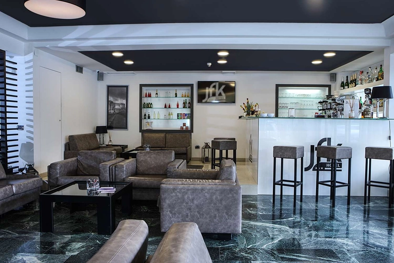 Hotel Bar/Lounge