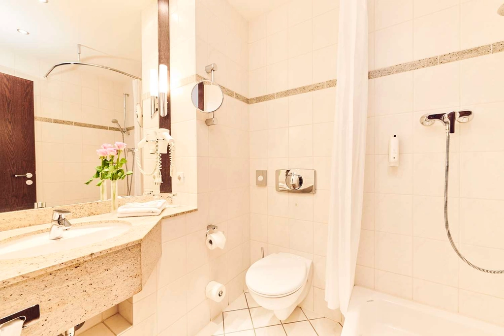 Guest room bath