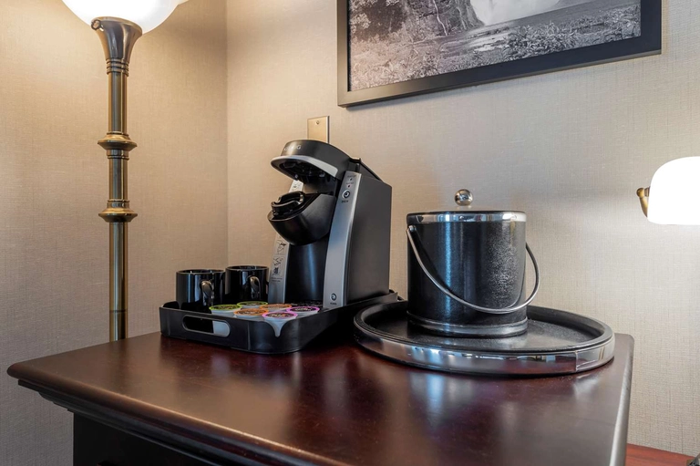 Best Western Plus Quebec City Center Family Room