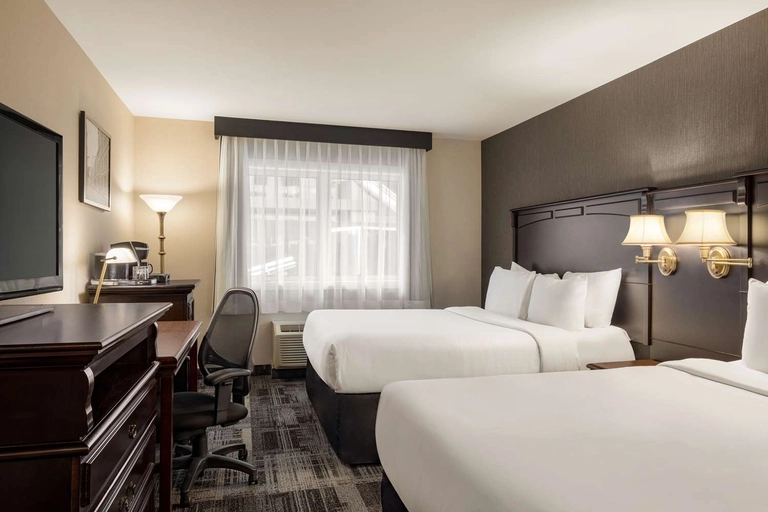 Best Western Plus Quebec City Center Traditional Queen