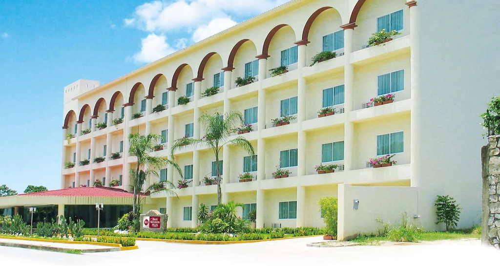 BW Plus Tuxtepec Facade