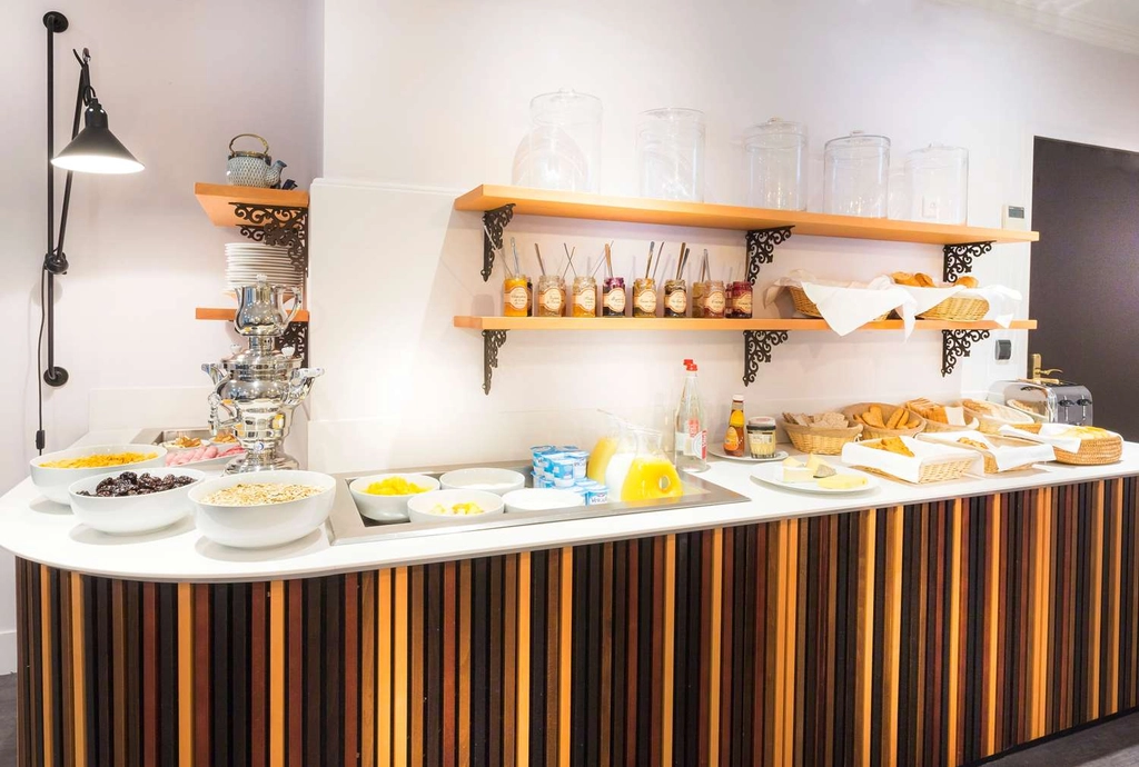 Breakfast Bar