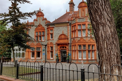 sure hotel reading grounds and hotel