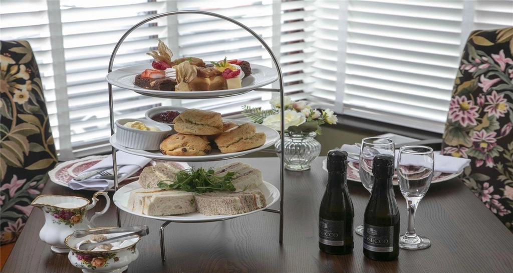ullesthorpe court hotel dining