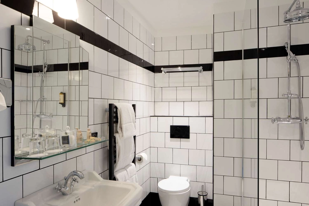 Guest Room Bath