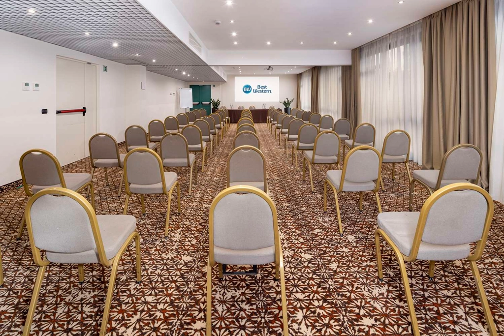 Sala Wright con logo