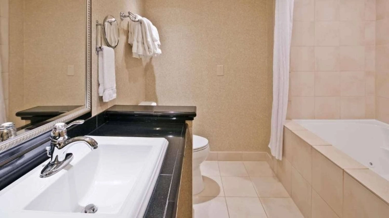 Guest room