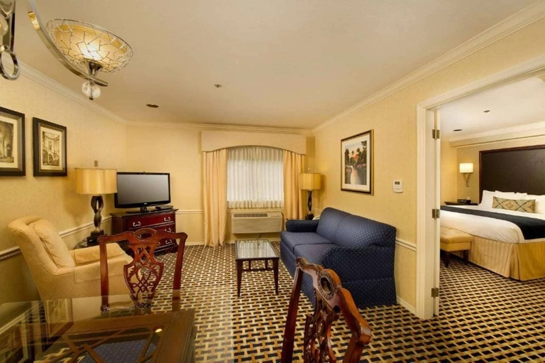 Guest room