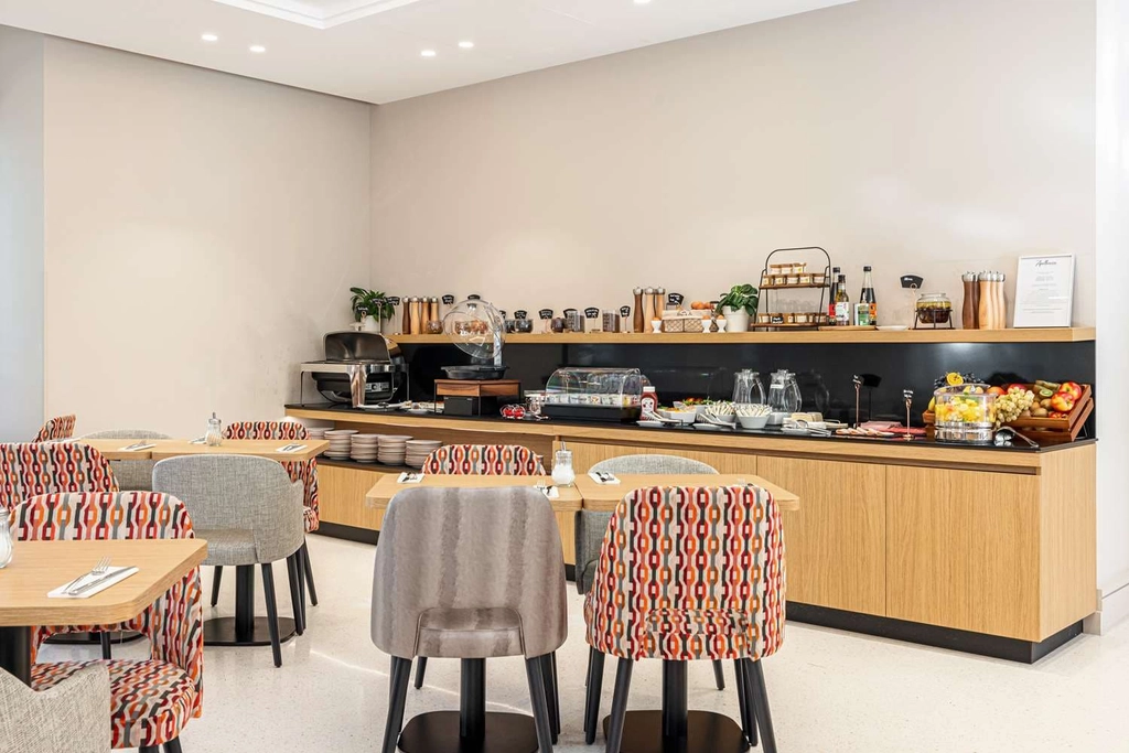 Breakfast Room