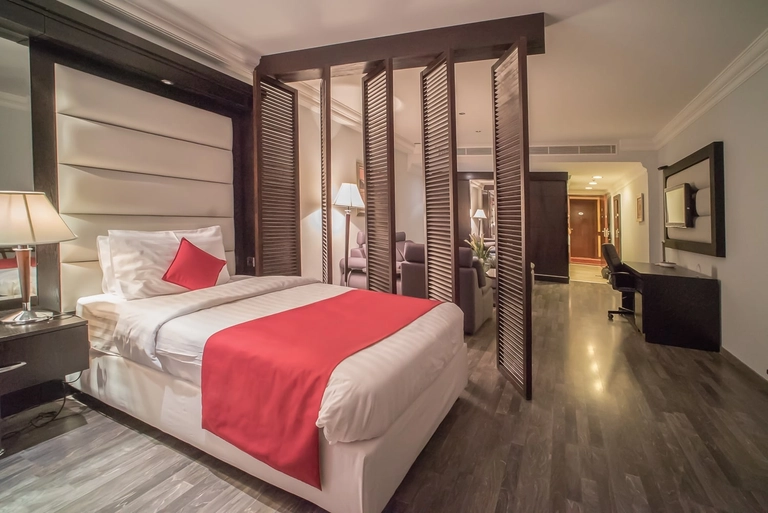 Deluxe Suite Queen