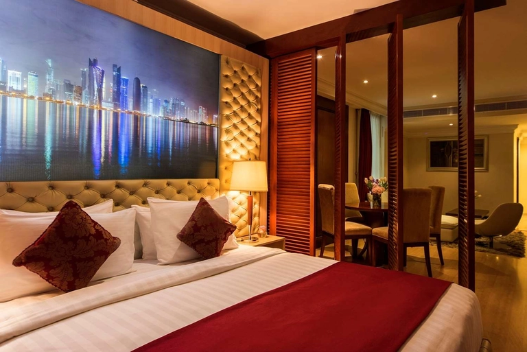 Executive Suite Queen
