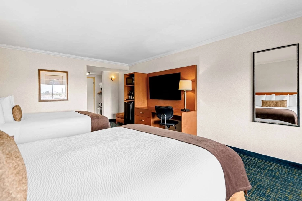 2 Queen Room