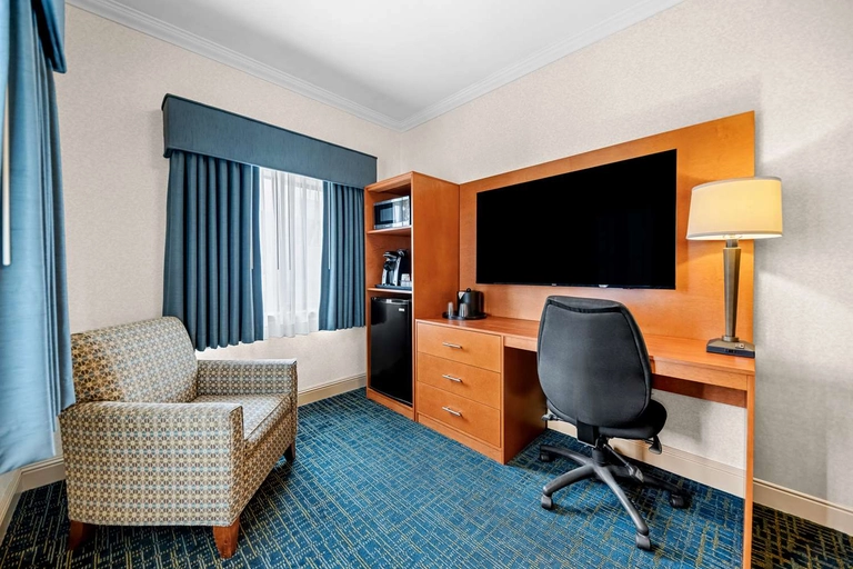 Queen Room