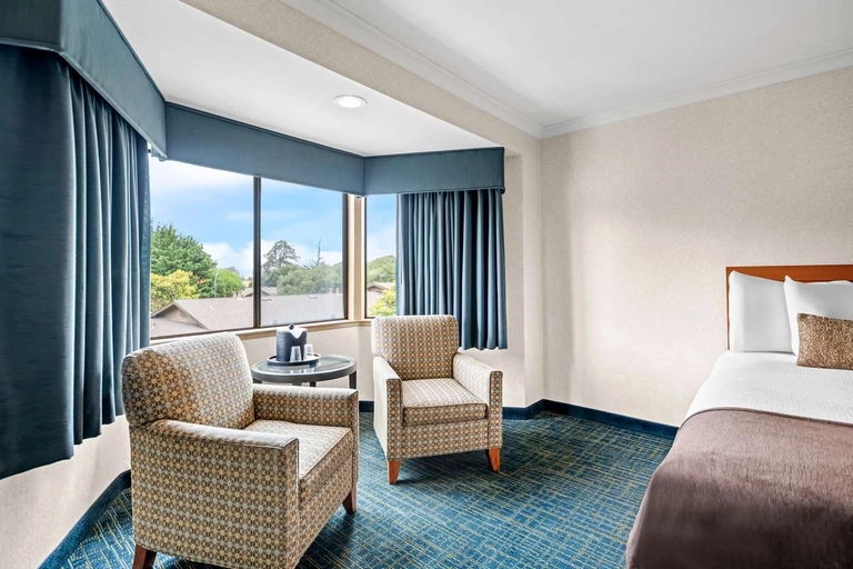 2 Queen Room