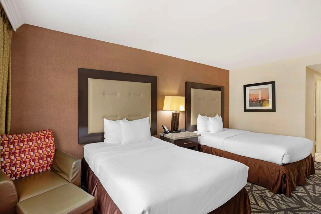 2 Double Bed Room