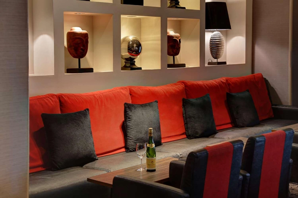 Lounge Bar