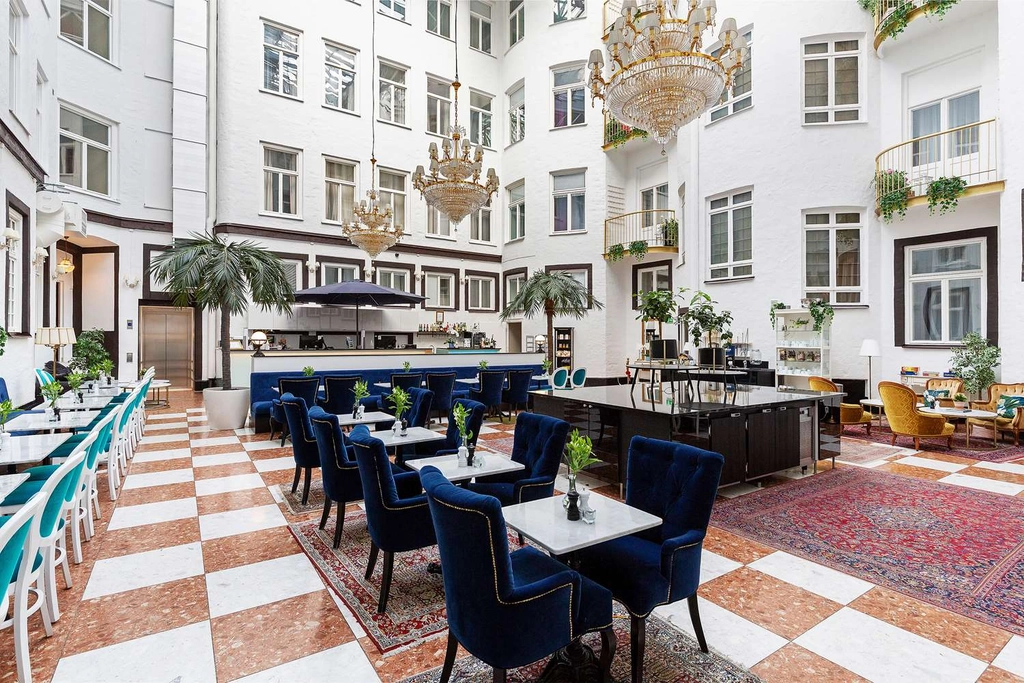 Courtyard Bentleys