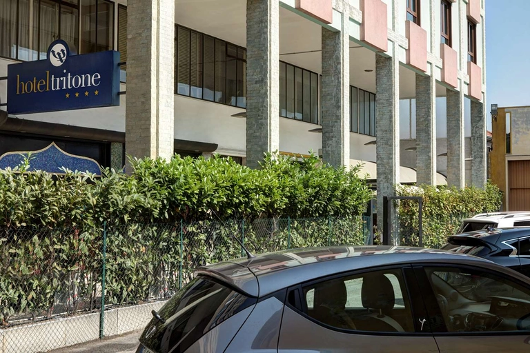 Esterno parcheggio