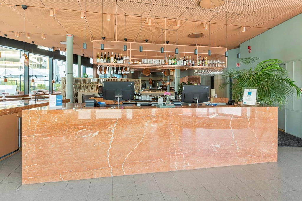 BW Grow hotel reception