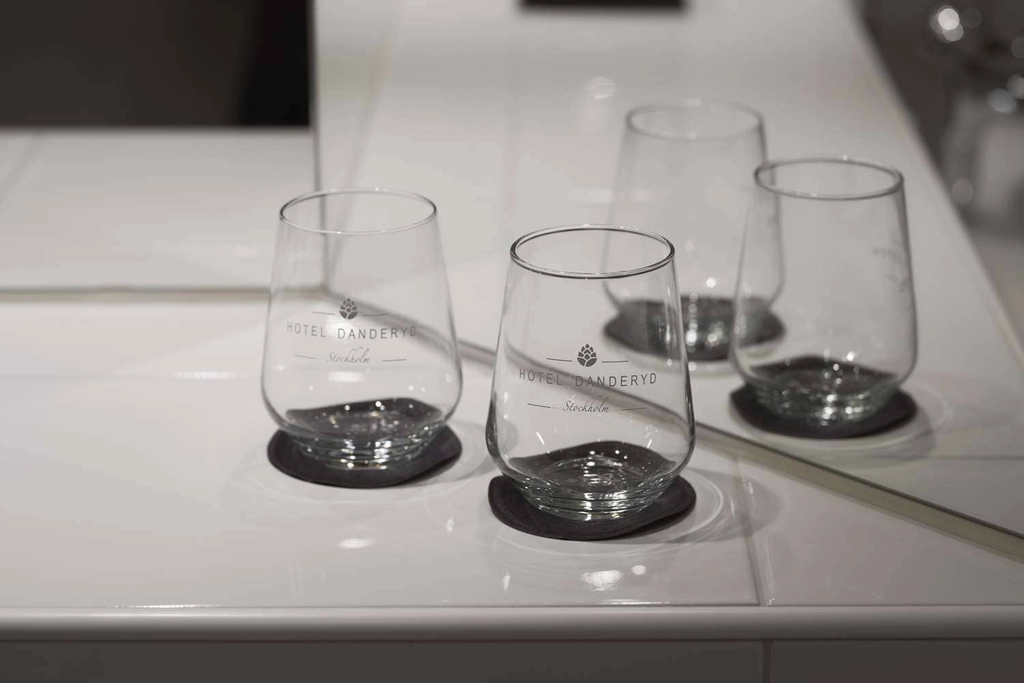 Details glass