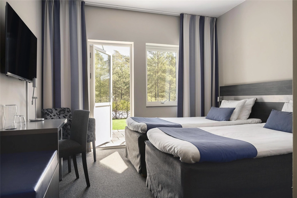 Superior small Tyleback Hotell